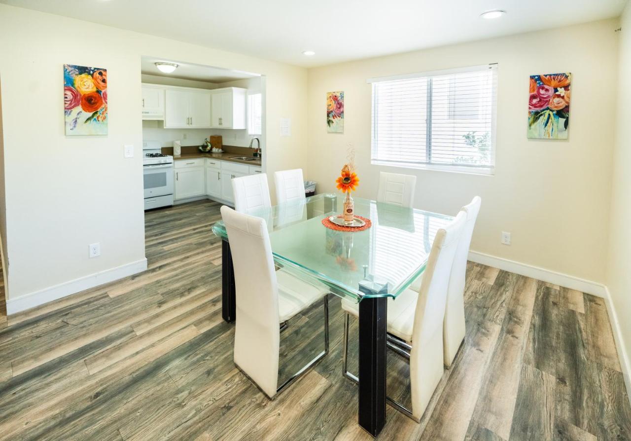 Large Sleeps 10 Near Downtown Angeles *