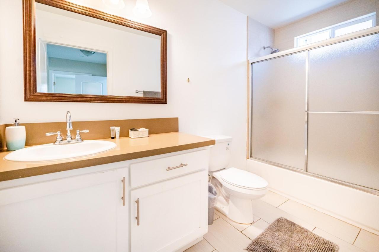 Large Sleeps 10 Near Downtown Angeles Appartamento *